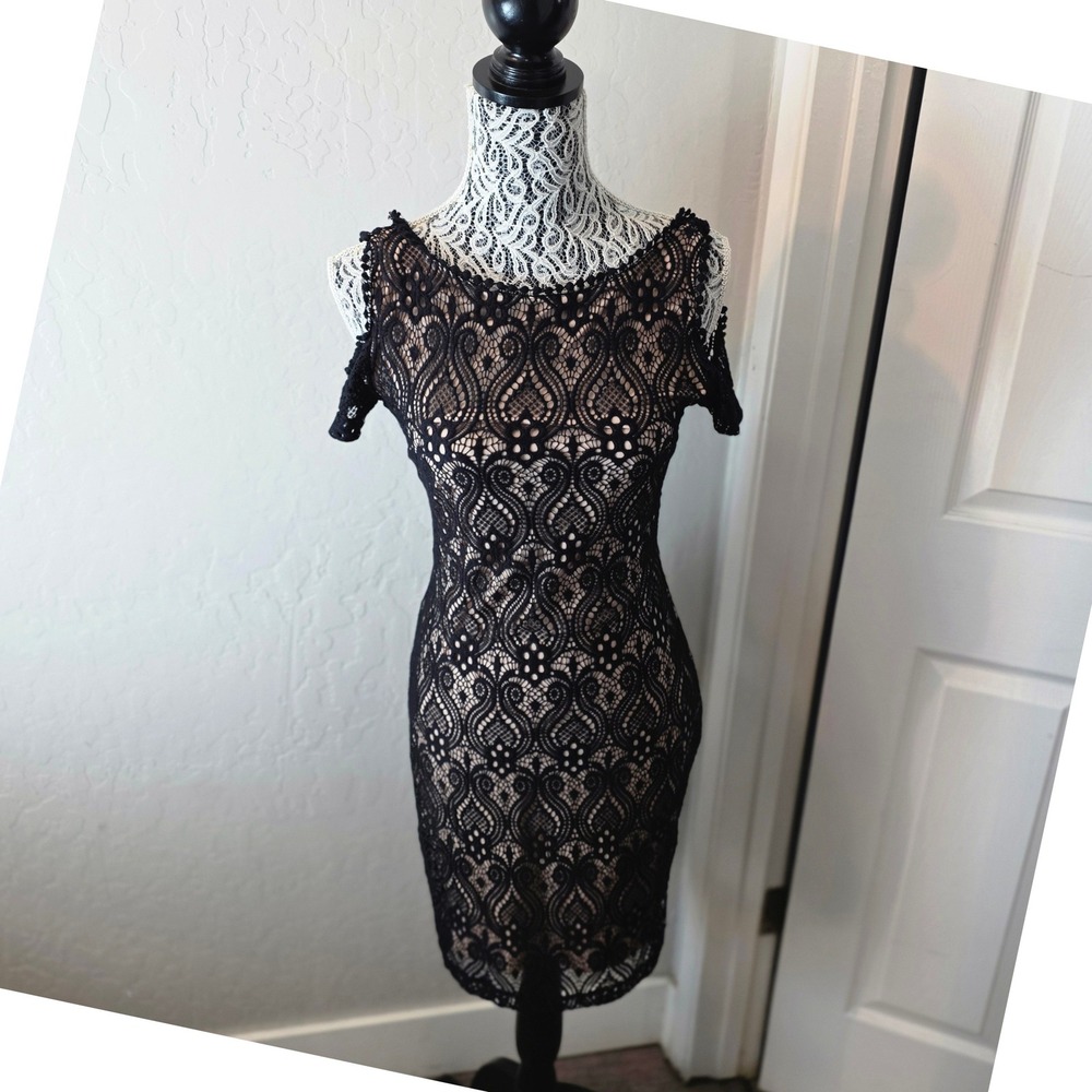 Lulu E. Bebe Cocktail Dress Womens Medium Black Lace Off Shoulder Bodycon Lined